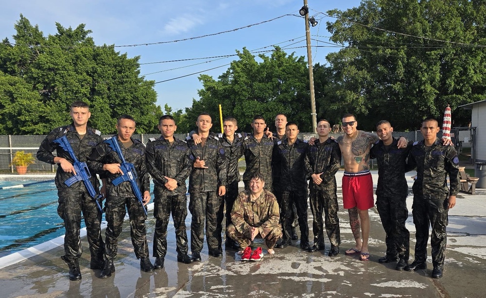 Honduran Forces Combat Swim Training