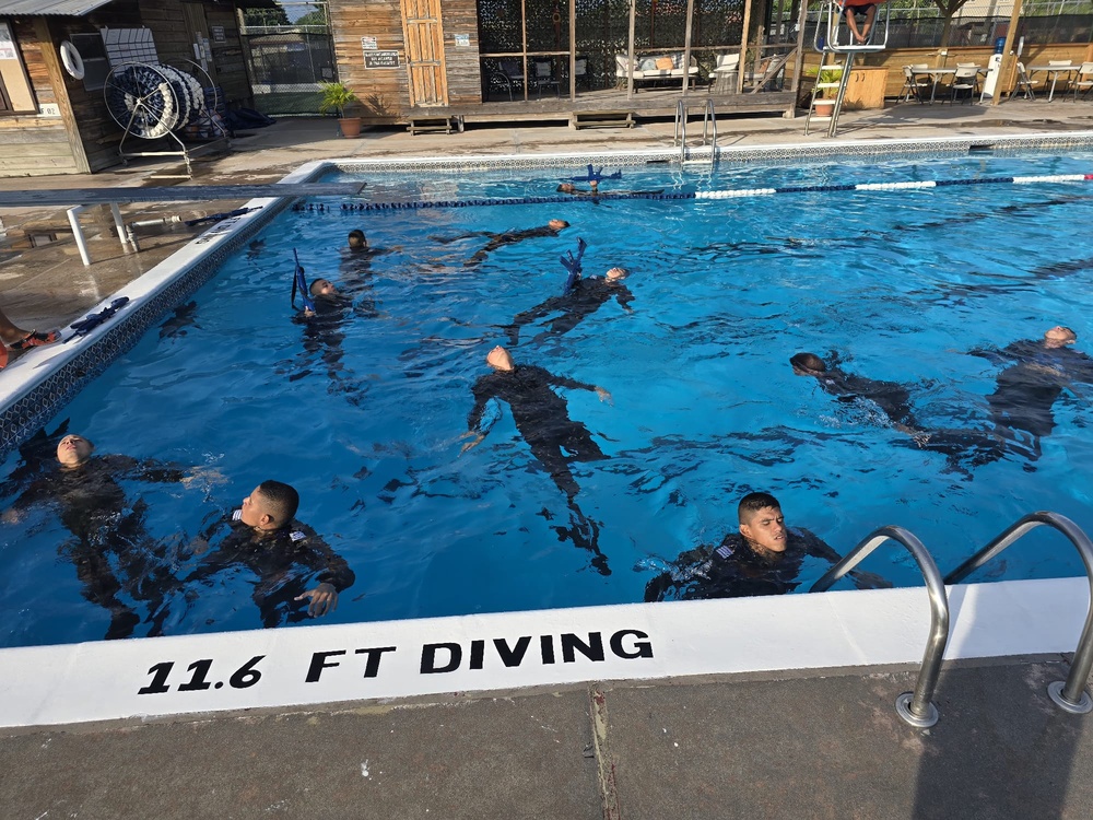 Honduran Forces Combat Swim Training