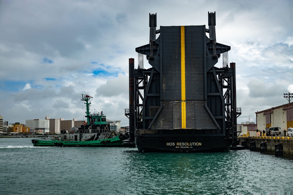 Stern Landing Vessel arrives at Naha Military Port