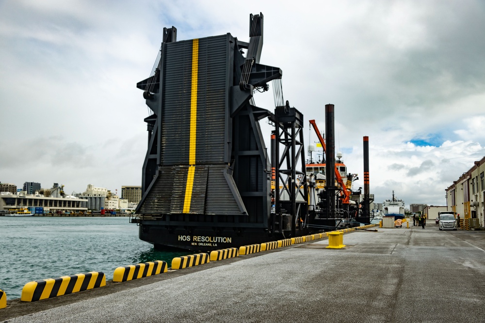 Stern Landing Vessel arrives at Naha Military Port