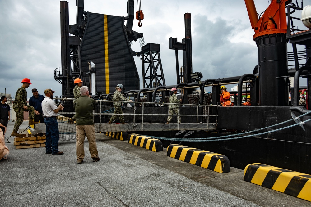 Stern Landing Vessel arrives at Naha Military Port