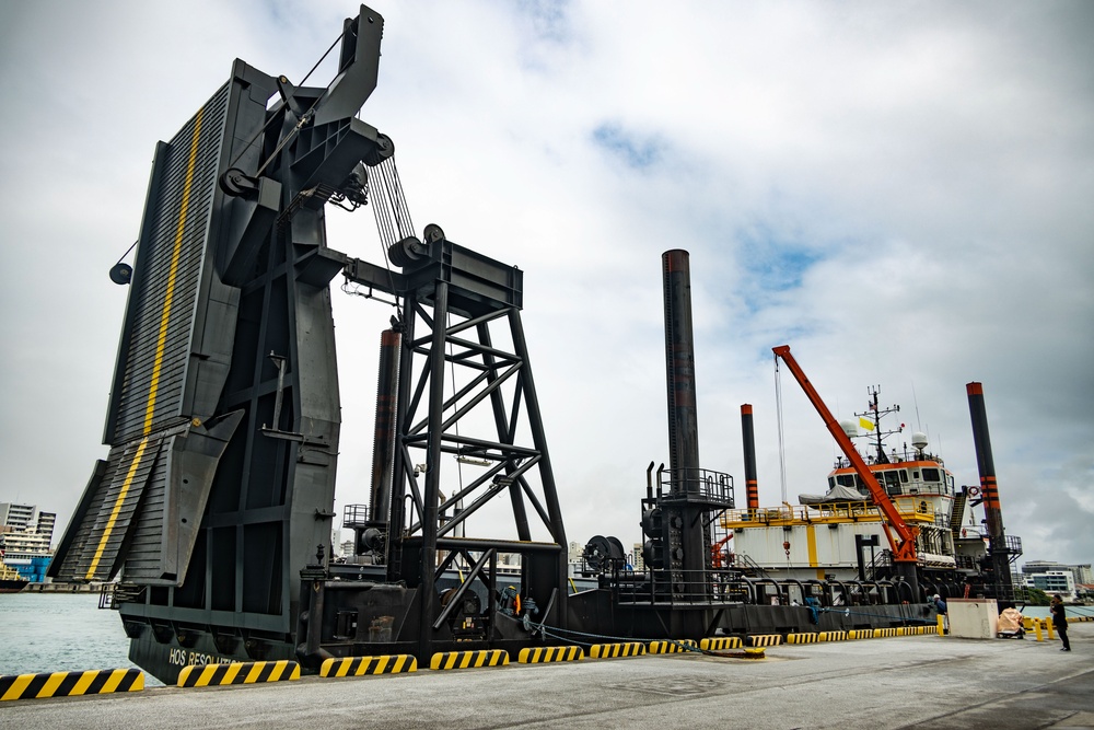 Stern Landing Vessel arrives at Naha Military Port