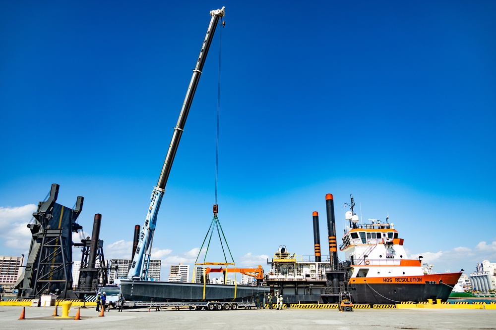 Stern Landing Vessel arrives at Naha Military Port