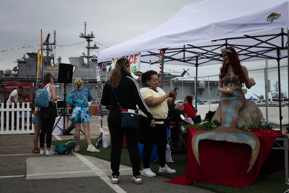 DVIDS Images SFFW24 USMC Silent Drill Platoon Performs at Fleet