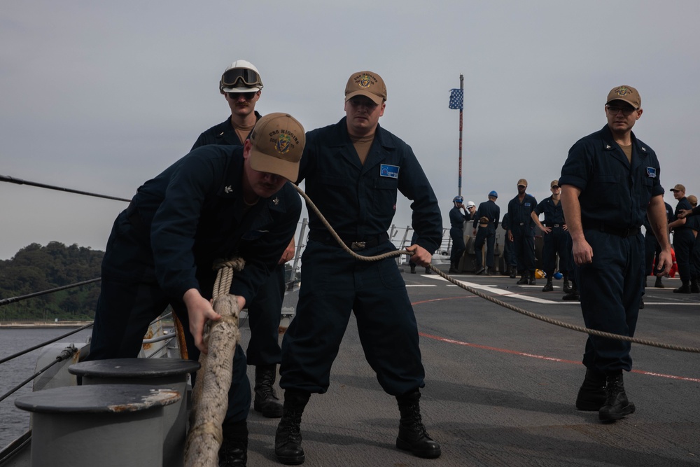 USS Higgins Conducts Sea-And-Anchor Evolution