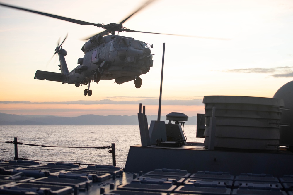 USS Higgins Conducts Flight Operations