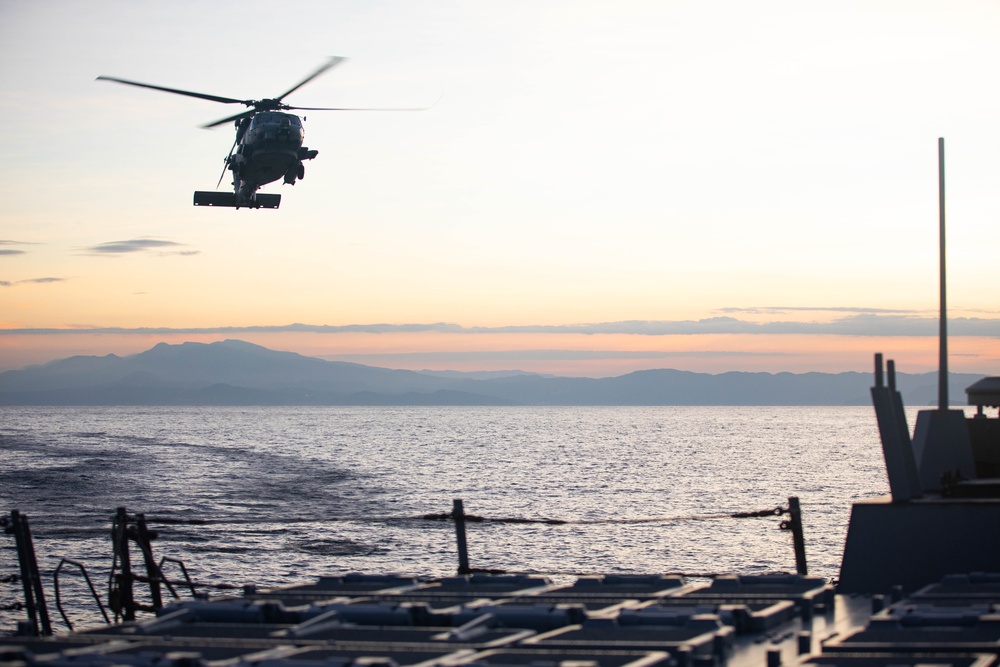 USS Higgins Conducts Flight Operations