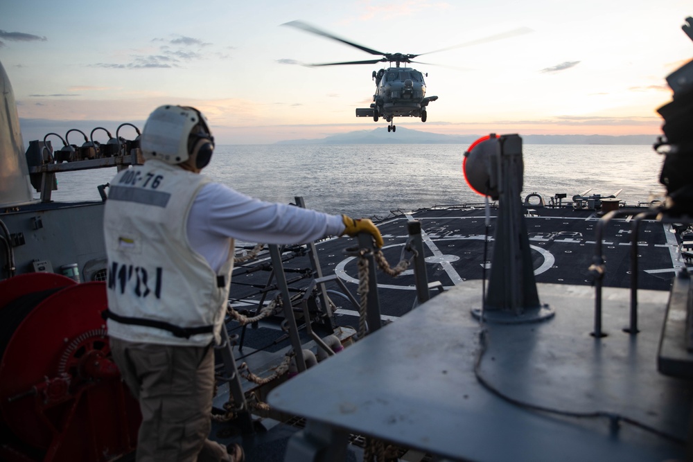 USS Higgins Conducts Flight Operations