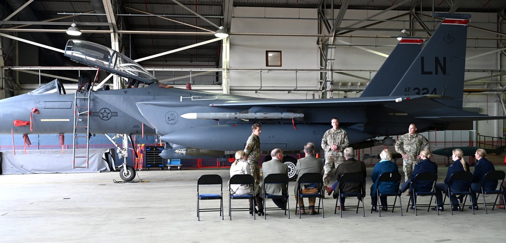 Team Mildenhall, Liberty Wing host High Sheriffs, HM Vice-Lord Lieutenants, Deputy Lieutenants for familiarization visit