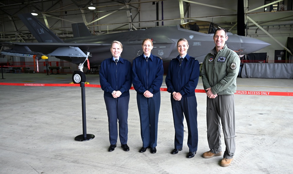 Team Mildenhall, Liberty Wing host High Sheriffs, HM Vice-Lord Lieutenants, Deputy Lieutenants for familiarization visit