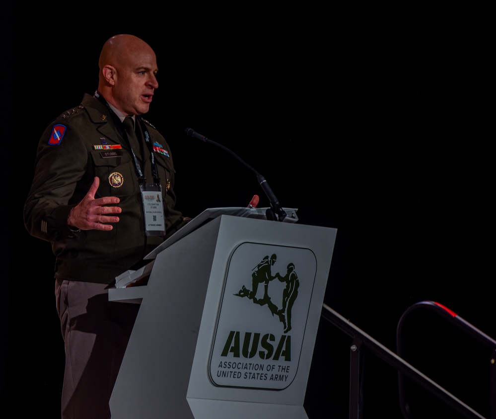 Army Guard director speaks at AUSA