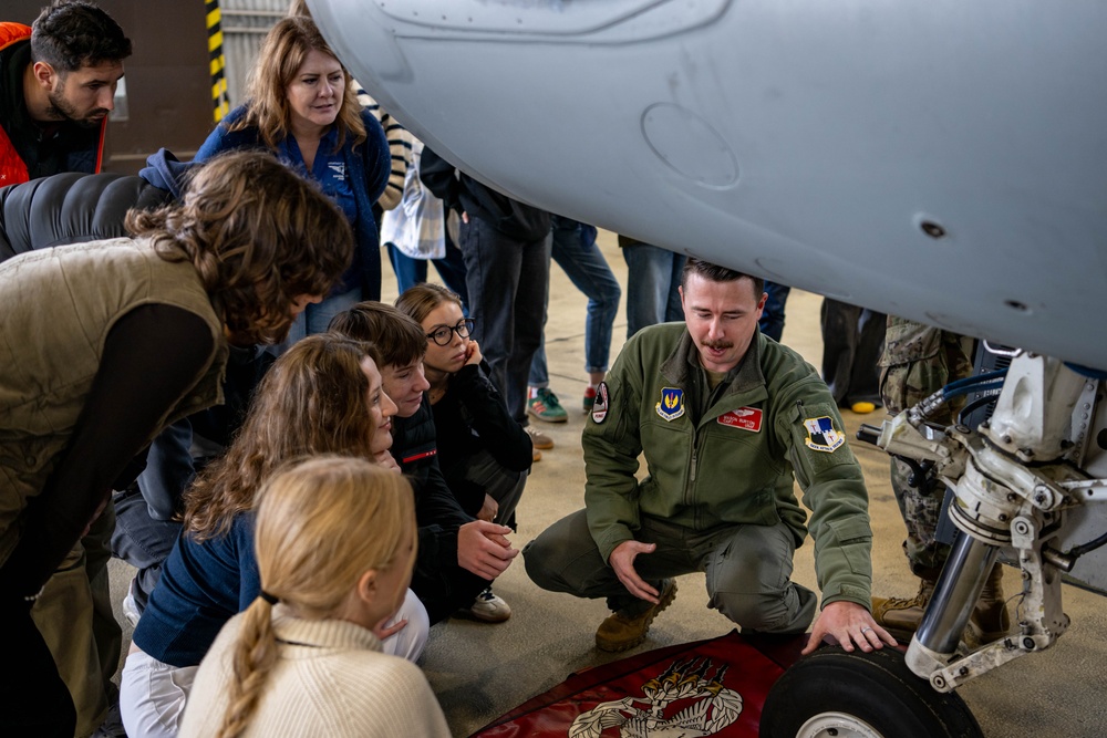 German, Polish students tour Spangdahlem AB as part of longest running exchange program in Rheinland-Pfalz