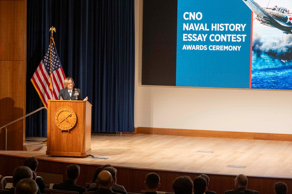 CNO Attends Naval History Essay Award Presentation