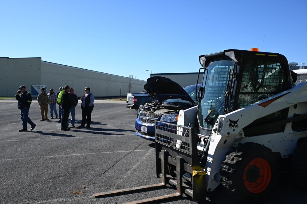 NAVFAC Employees Gain Practical Skills in Innovative Safety Day Event