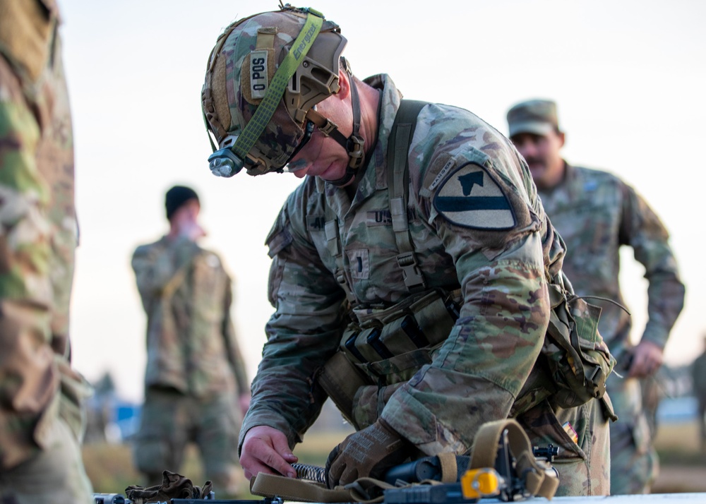 1st Cavalry Division Conducts Final Weapon Assembly during E3B in Poland