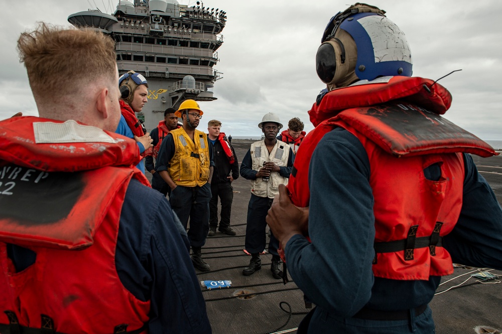 USS Carl Vinson (CVN 70) Conducts a Refueling-at-Sea