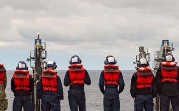 USS Carl Vinson (CVN 70) Conducts a Refueling-at-Sea