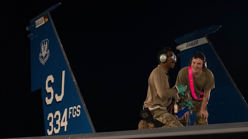 Super Nights: Airmen Generate Training Flights