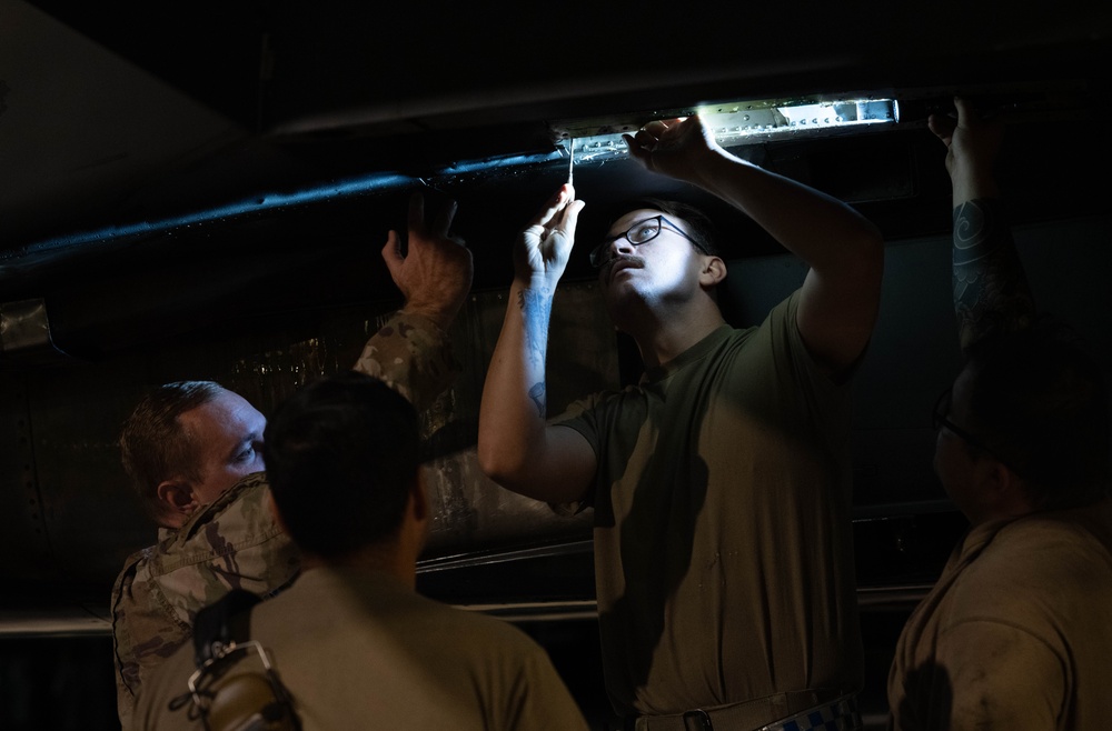 Super Nights: Airmen Generate Training Flights