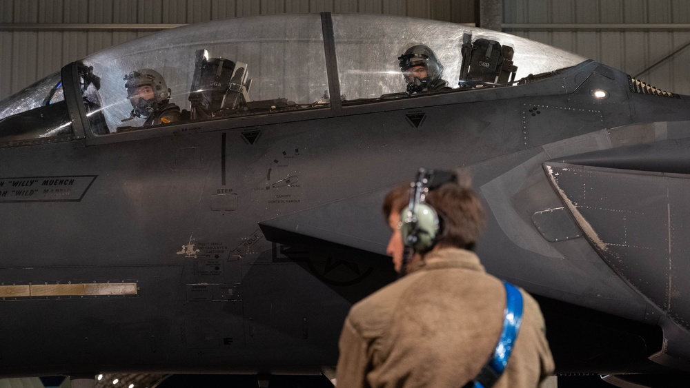 Super Nights: Airmen Generate Training Flights
