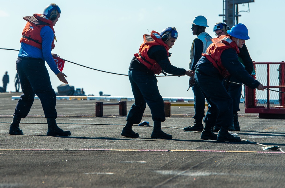 USS Carl Vinson (CVN 70) Conducts a Refueling-at-Sea