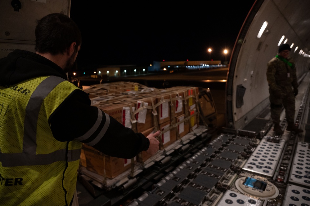 436th APS helps move DeCA consumables to USEUCOM