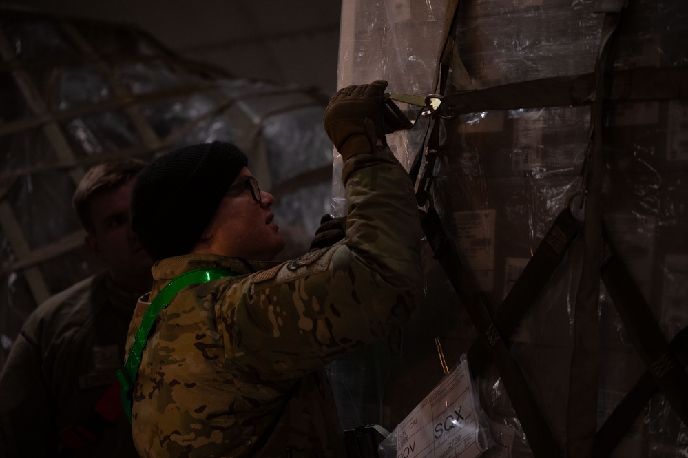 436th APS helps move DeCA consumables to USEUCOM