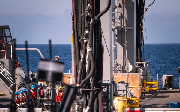 USS Carl Vinson (CVN 70) Conducts a Refueling-at-Sea