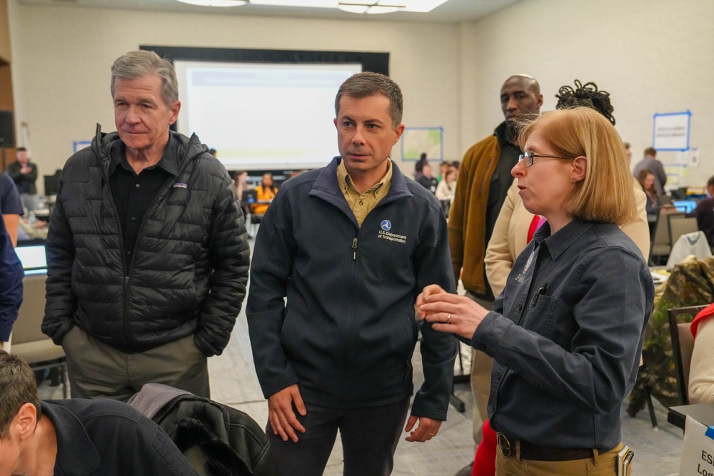 Top Leaders Visit Buncombe County, NC EOC