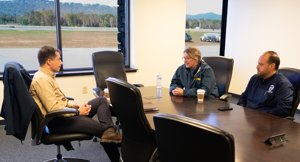 Top Leaders Visit Buncombe County, NC EOC