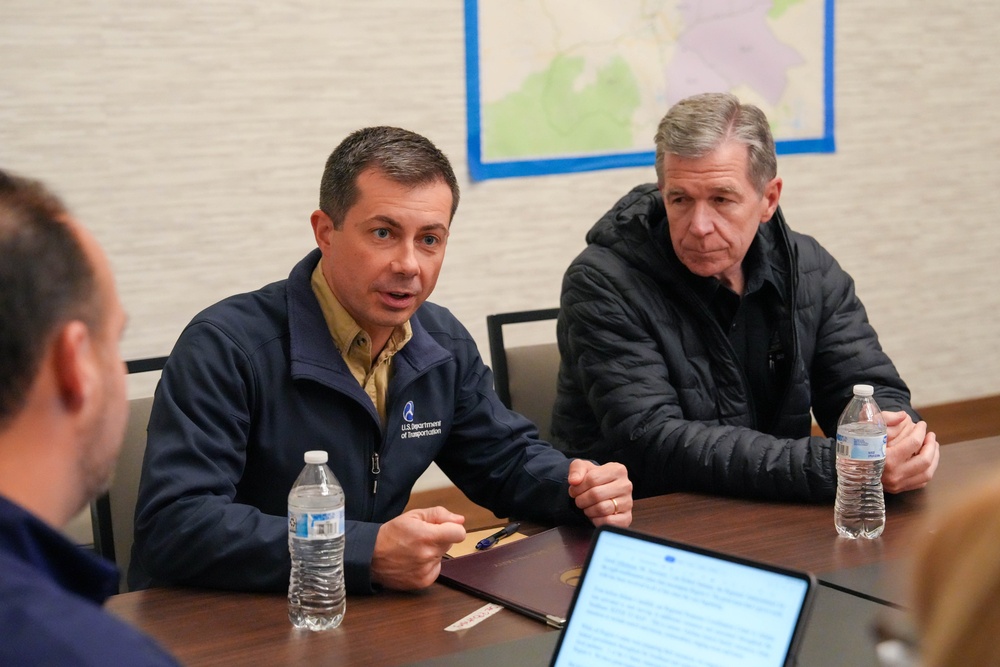 Top Leaders Visit Buncombe County, NC EOC