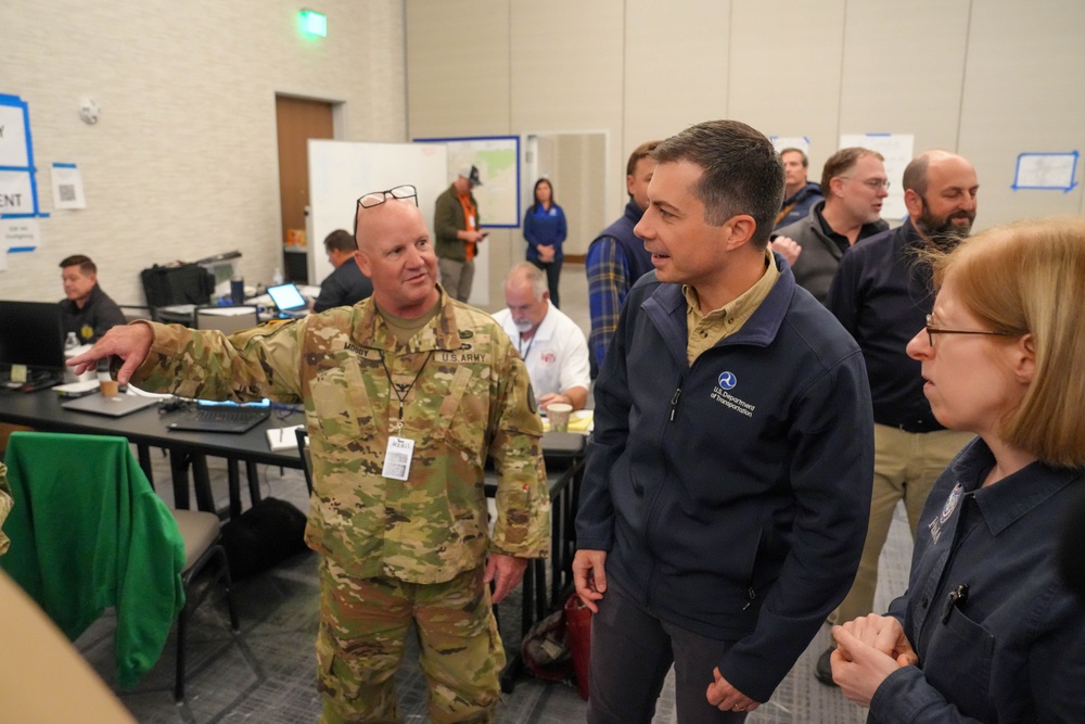 Top Leaders Visit Buncombe County, NC EOC