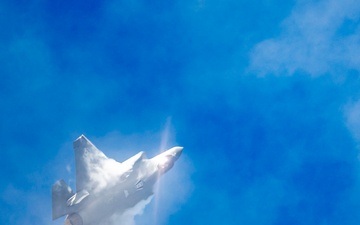 F-35 Demo Team practices for Jacksonville Airshow