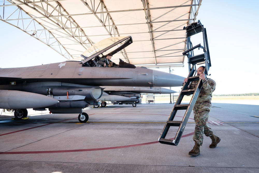 F-16 Take Off &amp; AFE Inspection