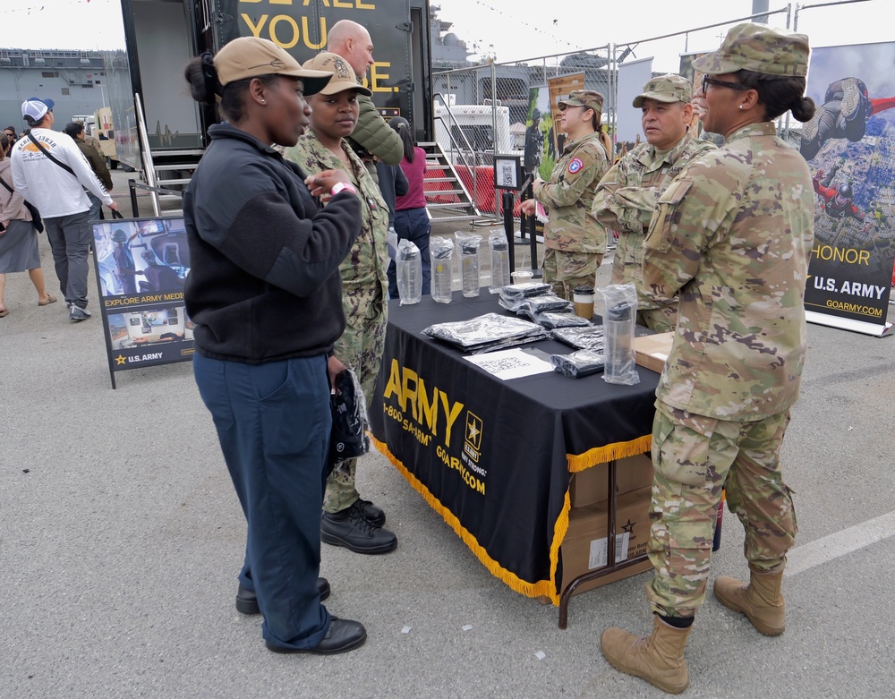 Army Introduces itself during San Francisco Fleet Week