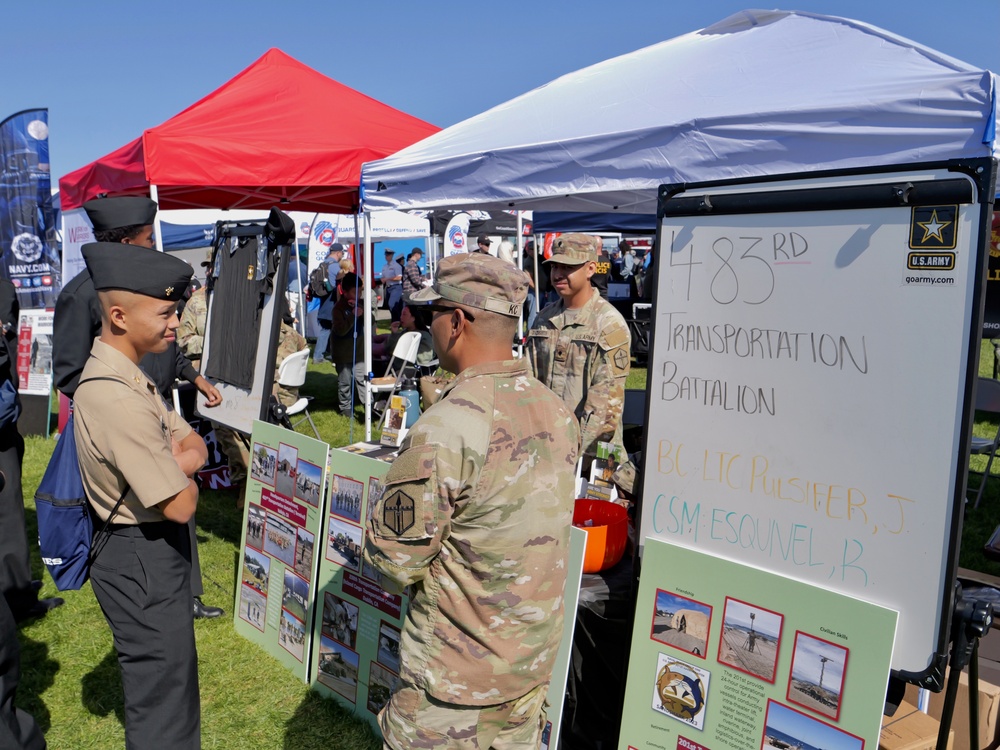 Army Introduces itself during San Francisco Fleet Week