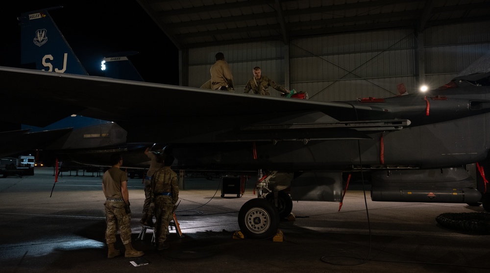DVIDS Images Super Nights Airmen Generate Training Flights [Image