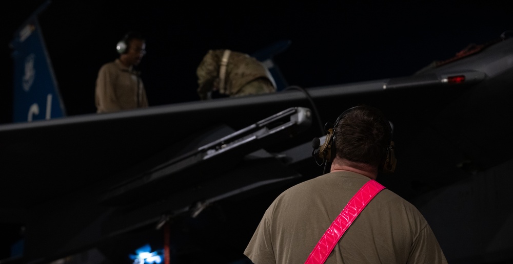 DVIDS Images Super Nights Airmen Generate Training Flights [Image