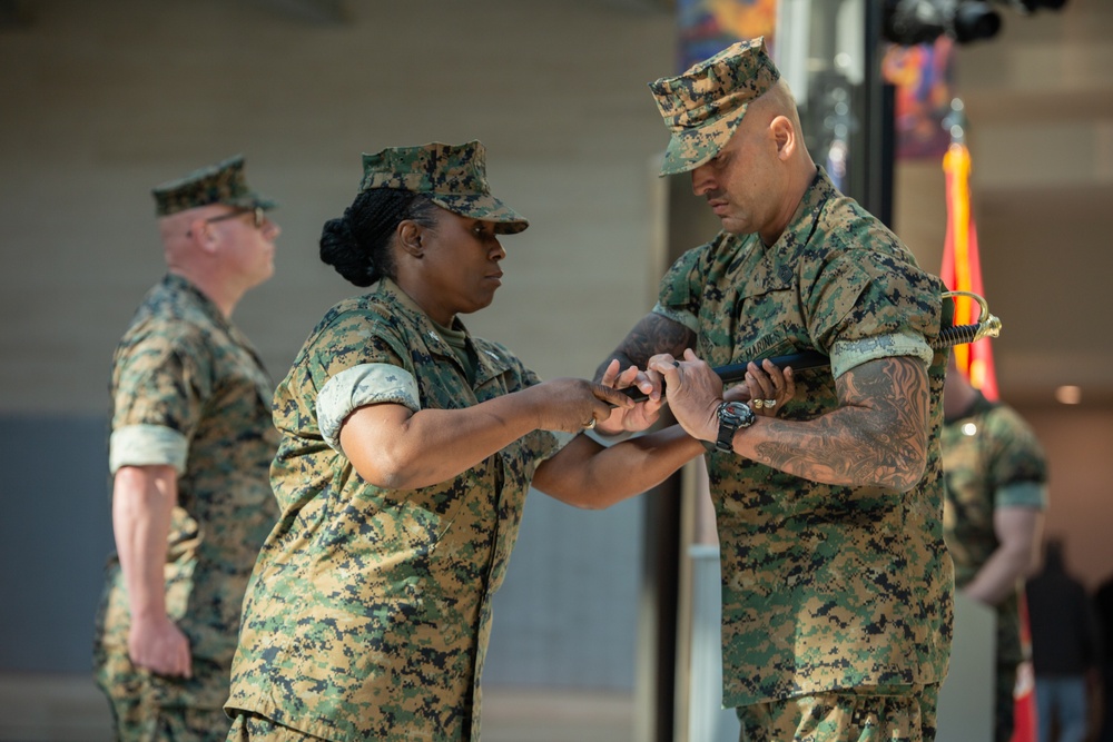 Wounded Warrior Regiment welcomes incoming sergeant major, bids farewell to outgoing sergeant major