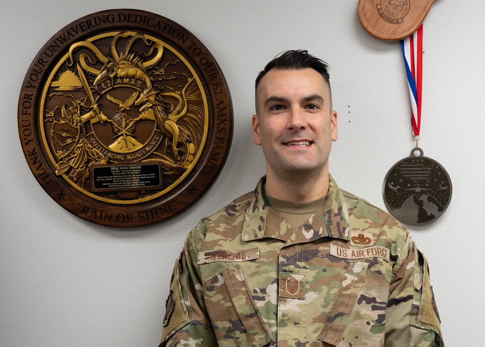 62d MXS Airman receives USO Northwest award