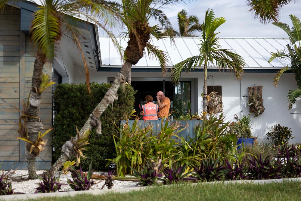 FEMA Disaster Survivor Assistance Teams in Charlotte County Florida