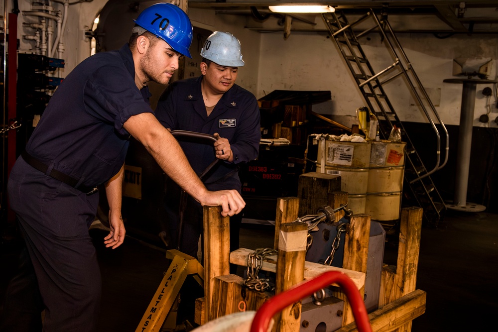 Aviation Support Equipment Technicians Prepare to Conduct Maintenance