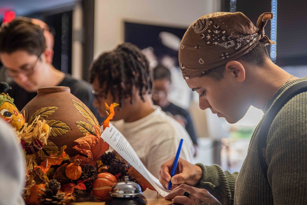 USS Ronald Reagan (CVN 76) Sailors volunteer during a community relations event