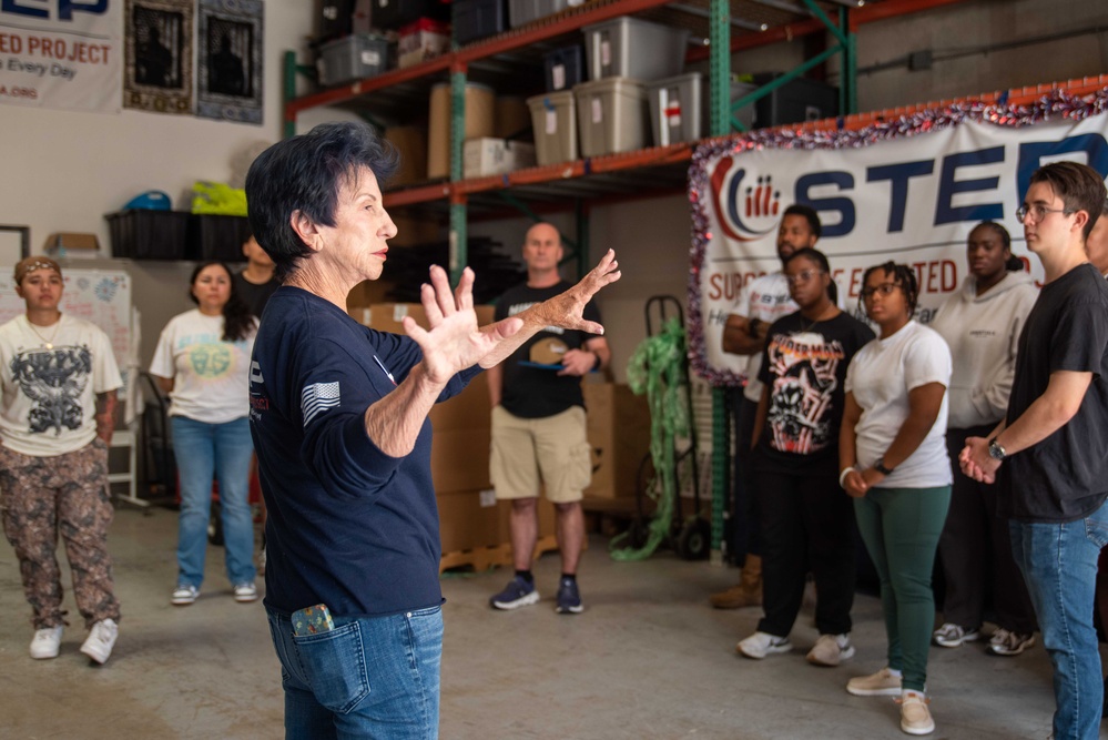 USS Ronald Reagan (CVN 76) Sailors volunteer during a community relations event