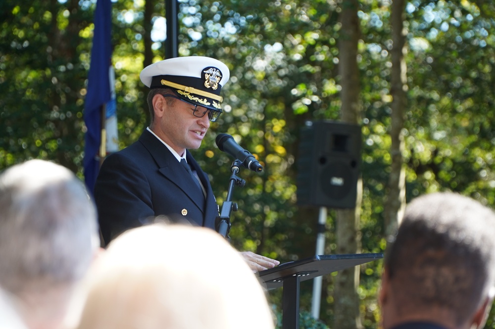 Wreath laying event hosted by USS Yorktown (CG 48) reunion association