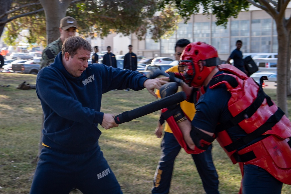 USS Ronald Reagan (CVN 76) Sailors conduct security training