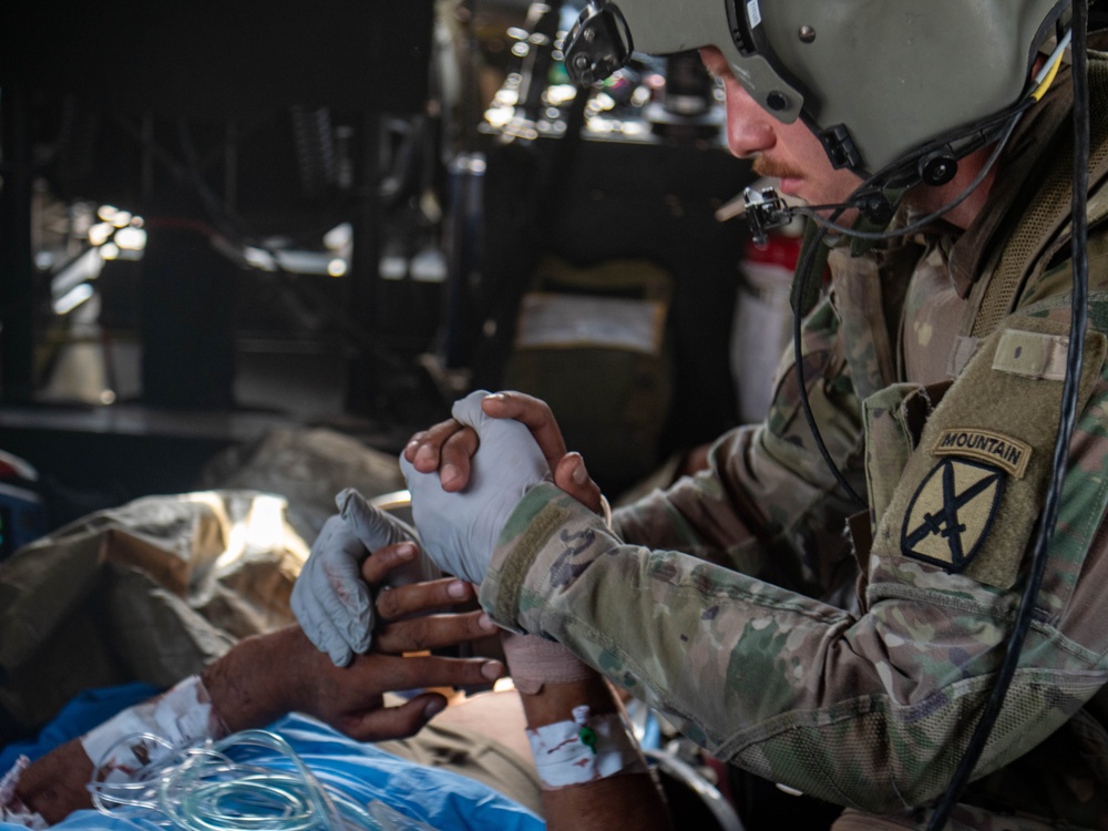 10th Combat Aviation Brigade supports Syrian Democratic Forces with MEDEVAC