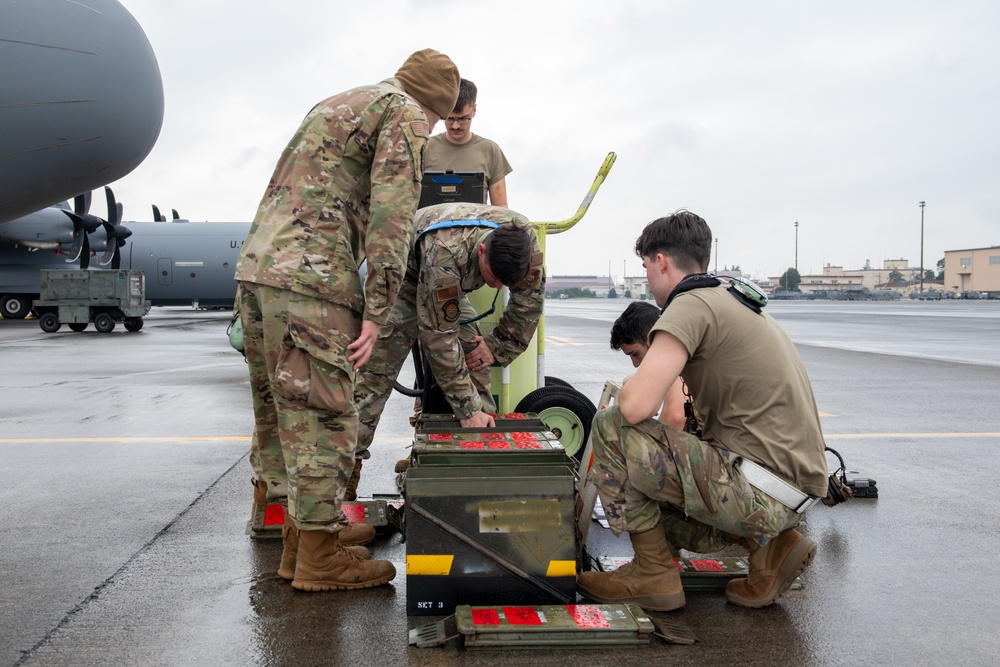 374 AMXS practices loading countermeasure equipment during Beverly Morning