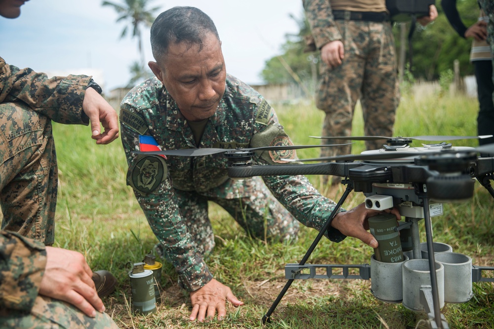 KAMANDAG 8: Philippine Marines, 15th MEU Share UAS Tactics