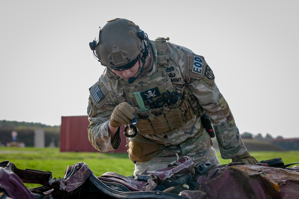 Multinational soldiers, assigned to NATO-led KFOR mission conduct FOM-D and CRC training
